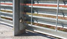 Sistema di fissaggio con bulloneria inox e antifurto della recinzione in Talia di Nuova Defim Orsogril 