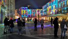 Città dei Balocchi: le luci in Piazza Duomo a Como 