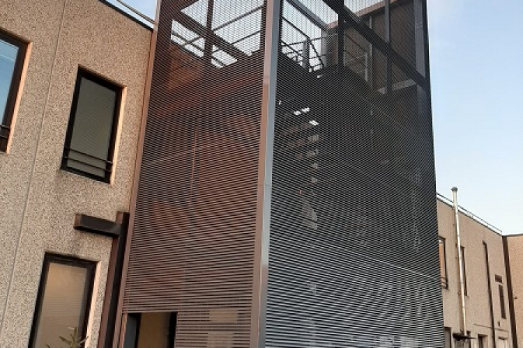 Talia di Nuova Defim Orsogril: rivestimento di facciata per scale antincendio 